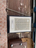 Hordozható kisméretű zsebrádió 1967 évből.