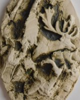 Sövegjártó Mária ovális fali kerámia szarvas sziluettel