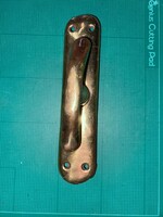 Teljesen felújított állapotú,réz ablak kilincs.Mérete. 15x4 cm