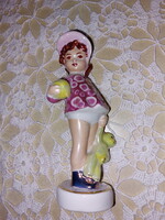 Kislány macival, labdával, porcelán