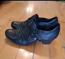 37-es  bőr fekete női félcipő, a fotókon látható állapotban