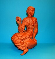 Hibátlan 34 cm magas terakotta szobor Tóth Vali szobrászművésztől