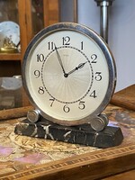 1920-30 KÖRÜLI, KIENZLE ART DECO ASZTALI MECHANIKUS ÓRA, VEKKER MÁRVÁNY TALPON