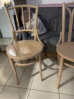 2 db egyforma színú, stílusú vintage szék
