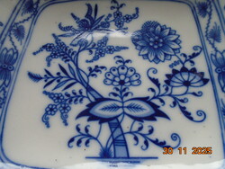 1880 Carlsbad Gesellschaft Brüder Martin látványos Meisseni Kék hagyma mintával 4szögletes tál 26 cm