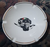 Ritka hollóházi porcelán ejtőernyős hamutartó