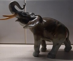 Nagyméretű porcelán elefánt – német vintage, 30 cm, fa pótlású agyarakkal