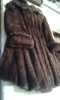 Gyönyörű Nerc Bunda, alulra bővűlő fazon (loknis), 38-42es méretű eladó!