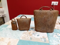 3 db antik fém kolomp