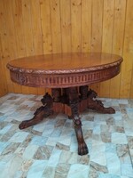 Reneszánsz faragott dohányzó asztal