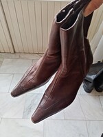 Elegáns  női valódi barna minőségi  bőr csizma olcsón