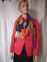 Selyem kendő színes geometrikus mintával