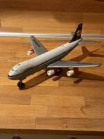 Lufthansa nagy méretű elemes repülőgép!