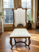 Antik stílusú keményfa vázas magas támlás szék