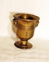 Kis réz kupa kaspó kehely fejes díszekkel