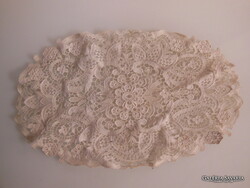 CSIPKE - TERÍTŐ - KÉZIMUNKA - 33 x 21 cm - MUNKAIGÉNYES - RÉGI - OSZTRÁK - HIBÁTLAN