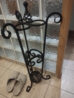 Fekete kovácsoltvas esernyőtartó eladó