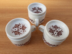 Alföldi porcelán barna magyaros kávéscsészék tetővel