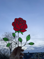 Ólomüveg rózsa – egy időtlen ajándék egy különleges nőnek