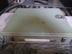 Fénykép nagyító gép teljesen tartozékkal eladó. Korának megfelelő állapotban