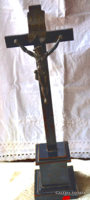 Antik feszület, bronz szoborral