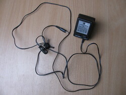 Univerzális állítható tápegység 3-12V többféle csatlakozóval, polaritás váltóval