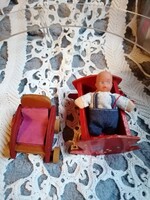 Retró fa bölcső kisfiú babával, guruló fotellel 35.