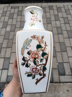 Hollóházi porcelán váza madár és virág motívummal