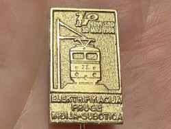 Vasutas jelvény kitűző Novi Sad 1980 május 30 mozdony Újvidék