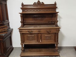 Neoreneszánsz stílusú pohárszék, tálaló