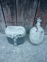 Csajka kulaccsal, román