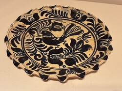 Madaras korondi tányér Katona Mihály fazekasműhelyéből.