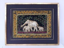 Antik ázsiai domborított hímzett flitteres gyöngyös kép elefánt család Burma keretben 544 5942