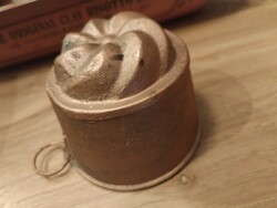 Miniatűr, kuglóf forma , dekor - vintage jelleggel