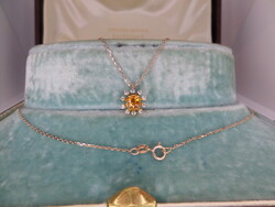 Rozé arany csúszka nyakék / nyaklánc sárga zafírral és brillekkel