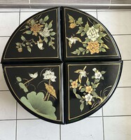 Keleti kagyló berakásos  asztal,festett székekkel.