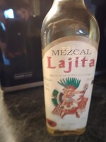 Lajita Mexikói szeszesital kukaccal