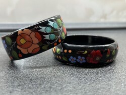 Kalocsai mintás porcelán karkötő eladó