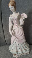 Hollóházi porcelán hölgy legyezővel