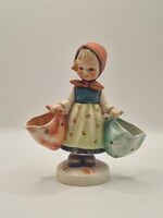 Hummel Goebel TMK3 175 Anya kedvence - Mother’s Darling 15cm