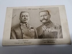 Hötzendorf osztrák-magyar vezérkari főnököt és Paul von Hindenburg német tábornok 1002