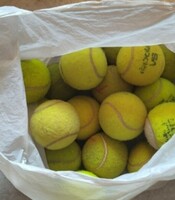 Használt teniszlabda ütögetni gyakorolni. Kutyás játék kutyásoknak ajánlom!