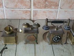 Mini réztárgy telefon, csengő, állóóra, daráló, kancsó, mérleg, telefon