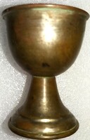 19 század vége -20. század eleje -BIEDERMEYER RÉZ TOJÁSTARTÓ RÉZBŐL 5,5 X 5,5 cm patinás hibátlan