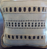 Tűpárna azsúros hímzéssel