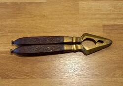 Réz diótörő faragott fa nyéllel