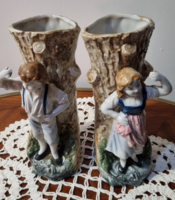 GYÖNYÖRŰ FIGURÁLIS VÁZA PÁRBAN