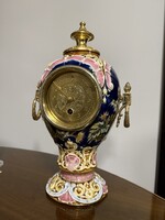 Antik zsolnay óra, tűziaranyozott bronz díszítményekkel