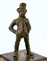 XX. sz. nyugat-európai szobrász: "DANDY"- CILINDERES ALAK