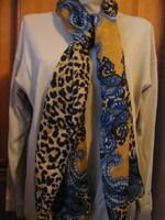 Sál párduc és paisley mintával